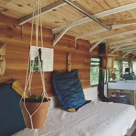 Cosmic Bus 2 Floor Farm stay *